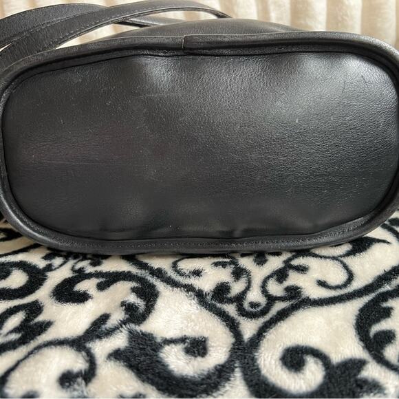 Vintage Coach Tribeca Bucket Bag 9098 w/ wallet - Picture 9 of 11